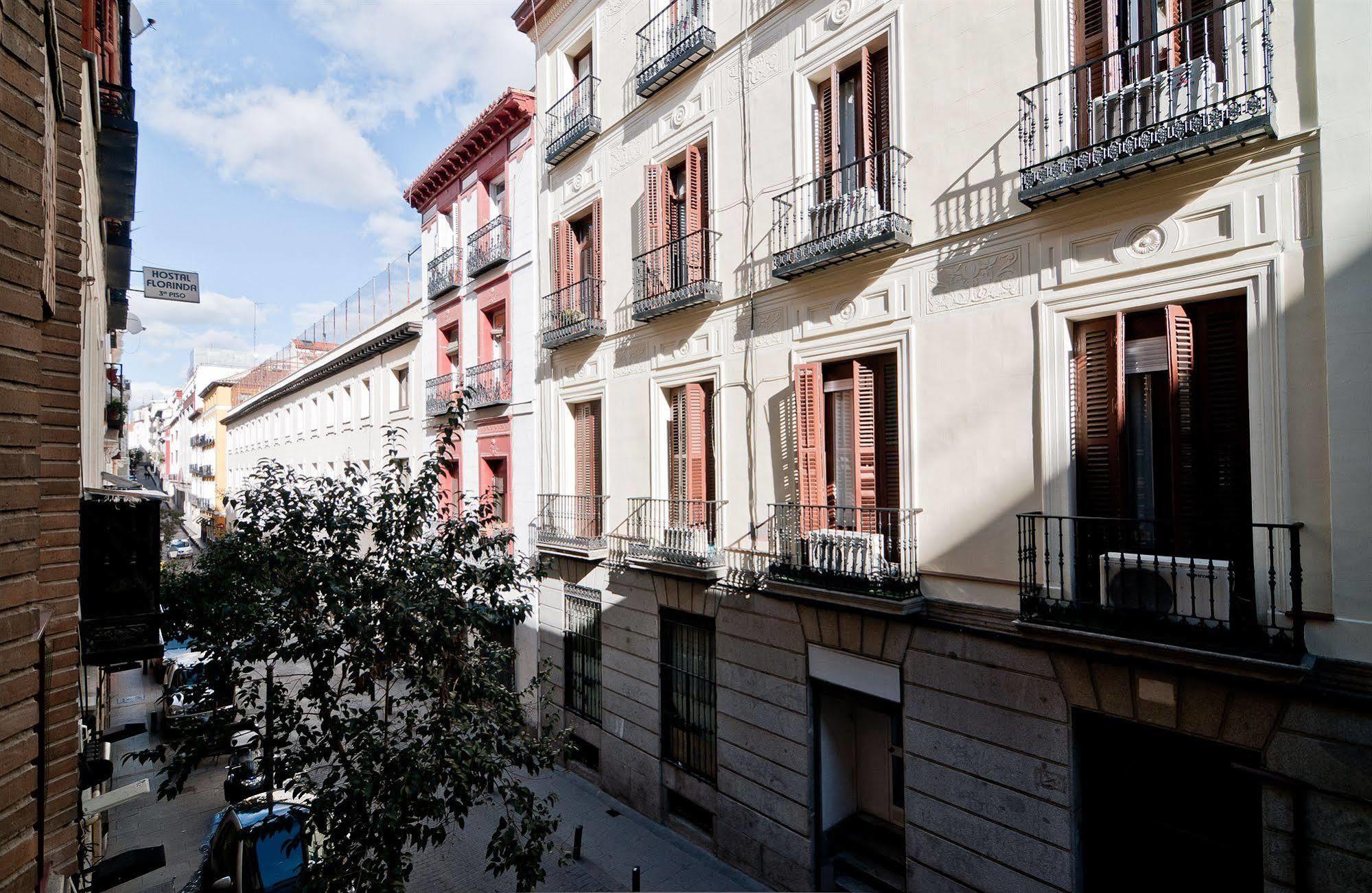 Apartamentos Aqui Me Quedo Madrid Exteriör bild