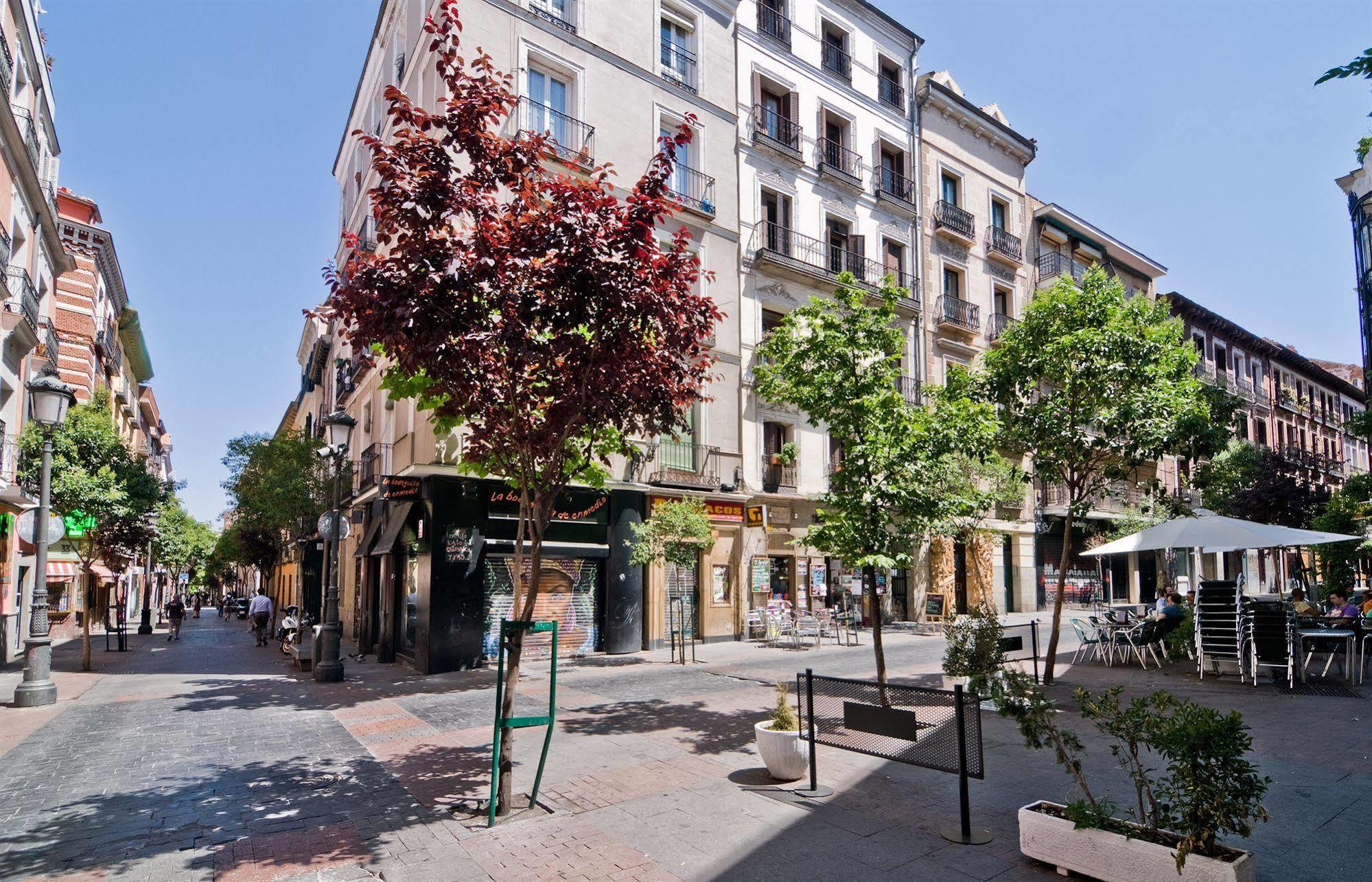 Apartamentos Aqui Me Quedo Madrid Exteriör bild