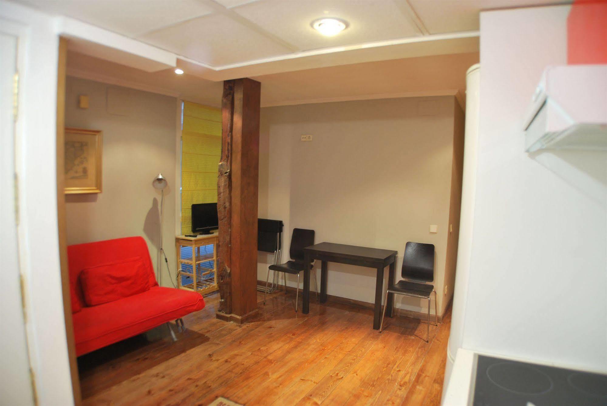 Apartamentos Aqui Me Quedo Madrid Exteriör bild