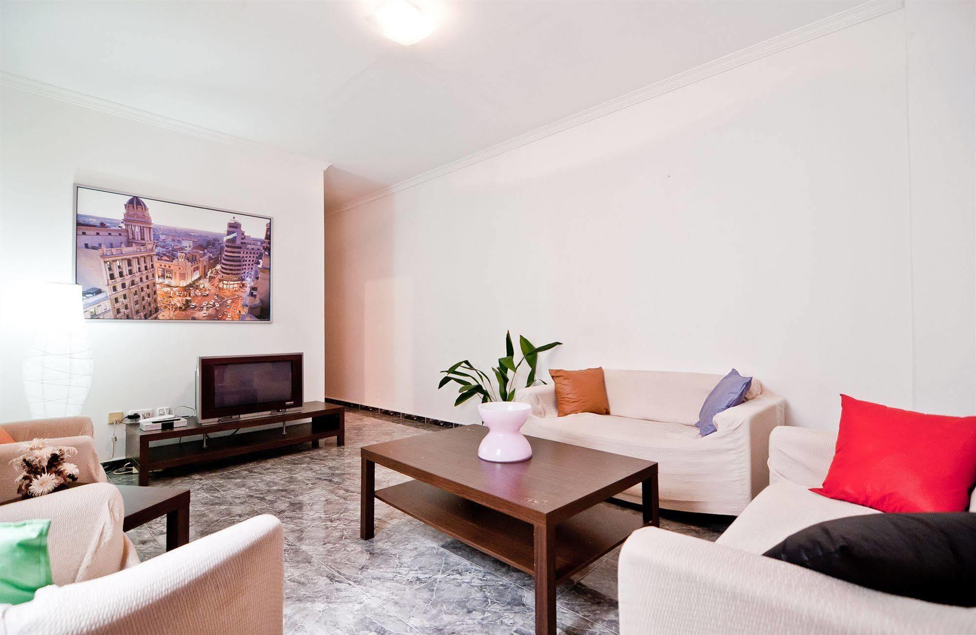 Apartamentos Aqui Me Quedo Madrid Exteriör bild