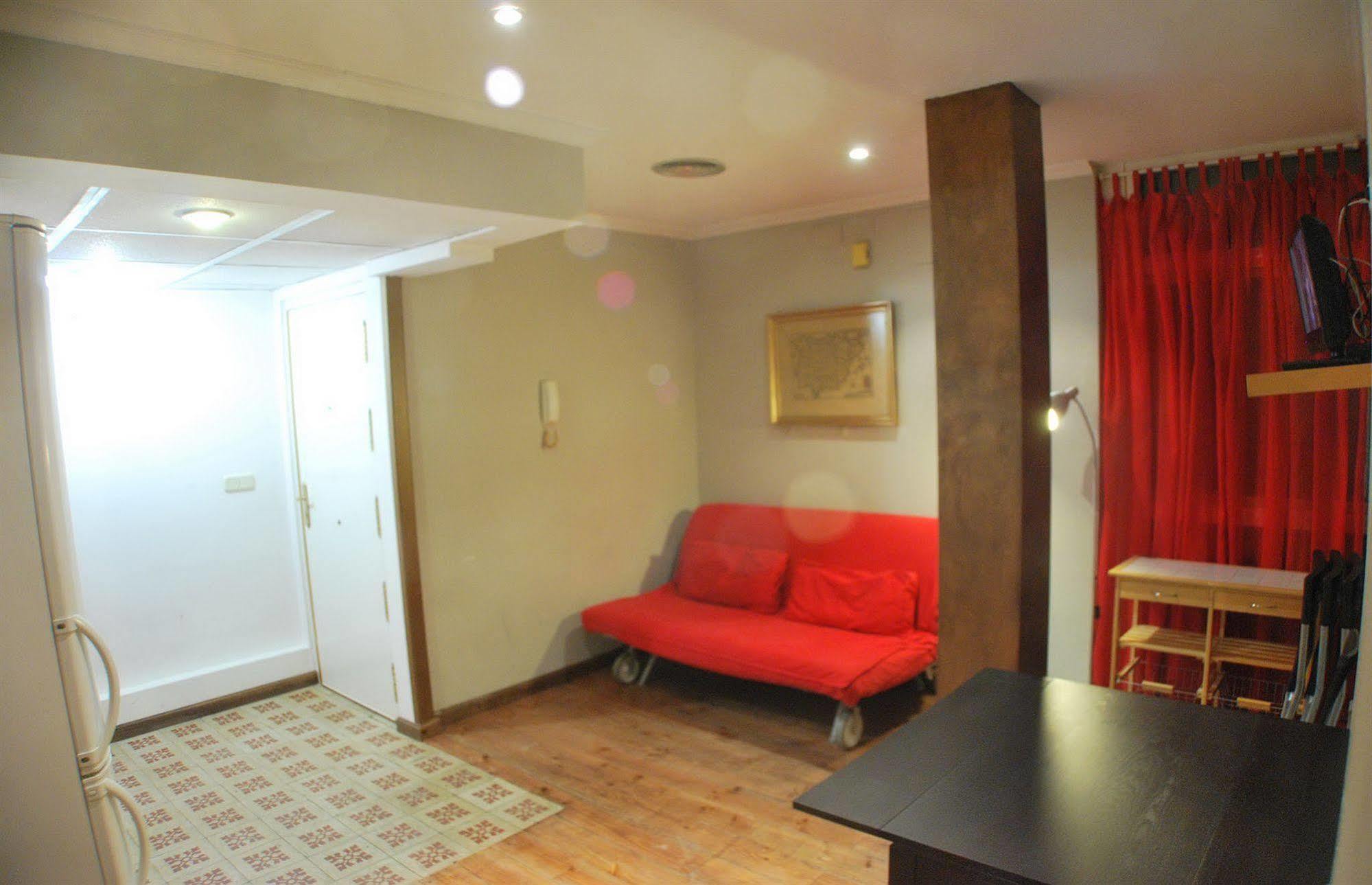 Apartamentos Aqui Me Quedo Madrid Exteriör bild