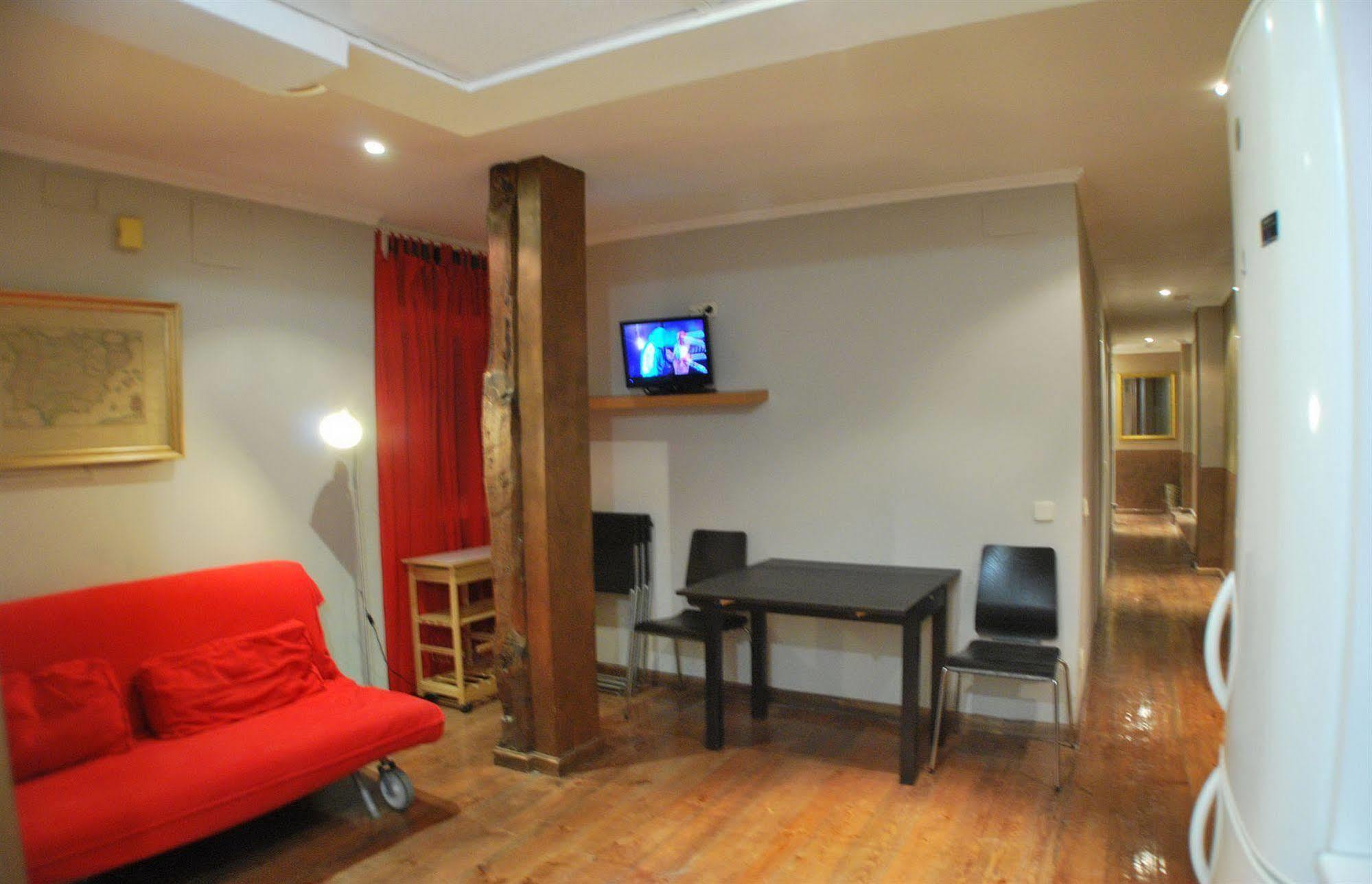 Apartamentos Aqui Me Quedo Madrid Exteriör bild