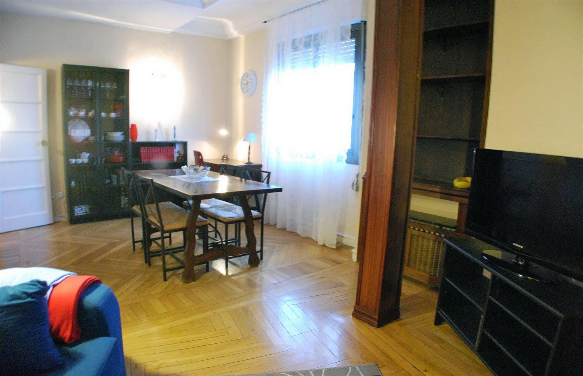 Apartamentos Aqui Me Quedo Madrid Exteriör bild