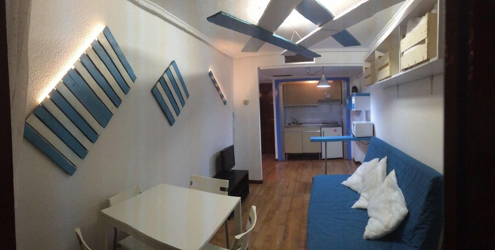 Apartamentos Aqui Me Quedo Madrid Exteriör bild